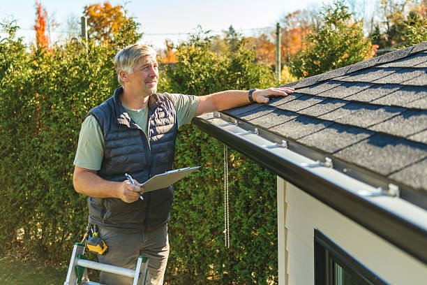 Professional Roofing technician working in Pendleton, TX